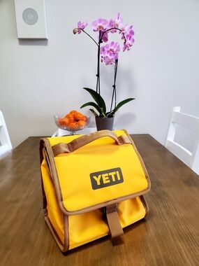 YETI Daytrip Packable Lunch In Alpine Yellow
